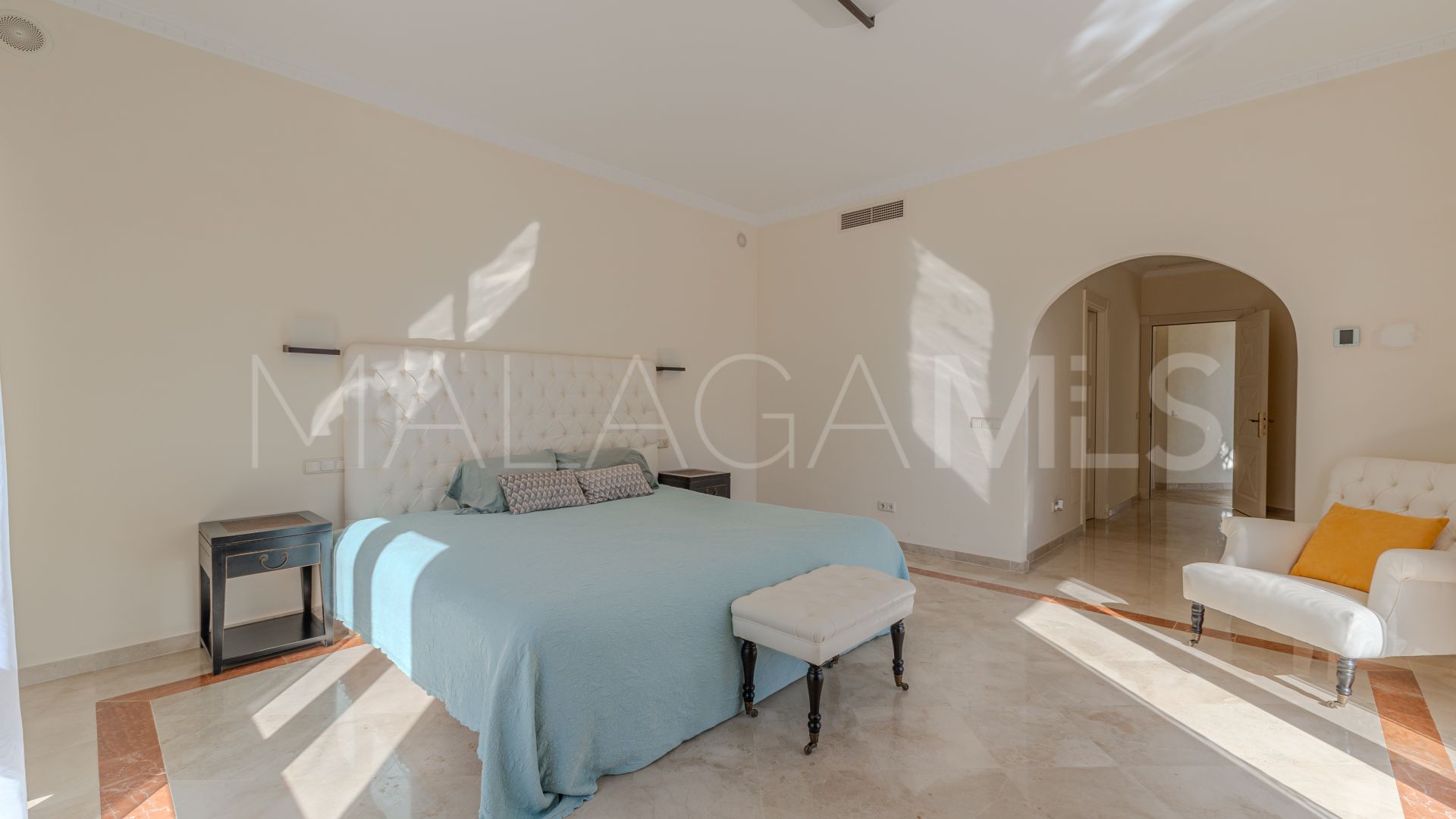 Villa for sale in La Quinta de Sierra Blanca
