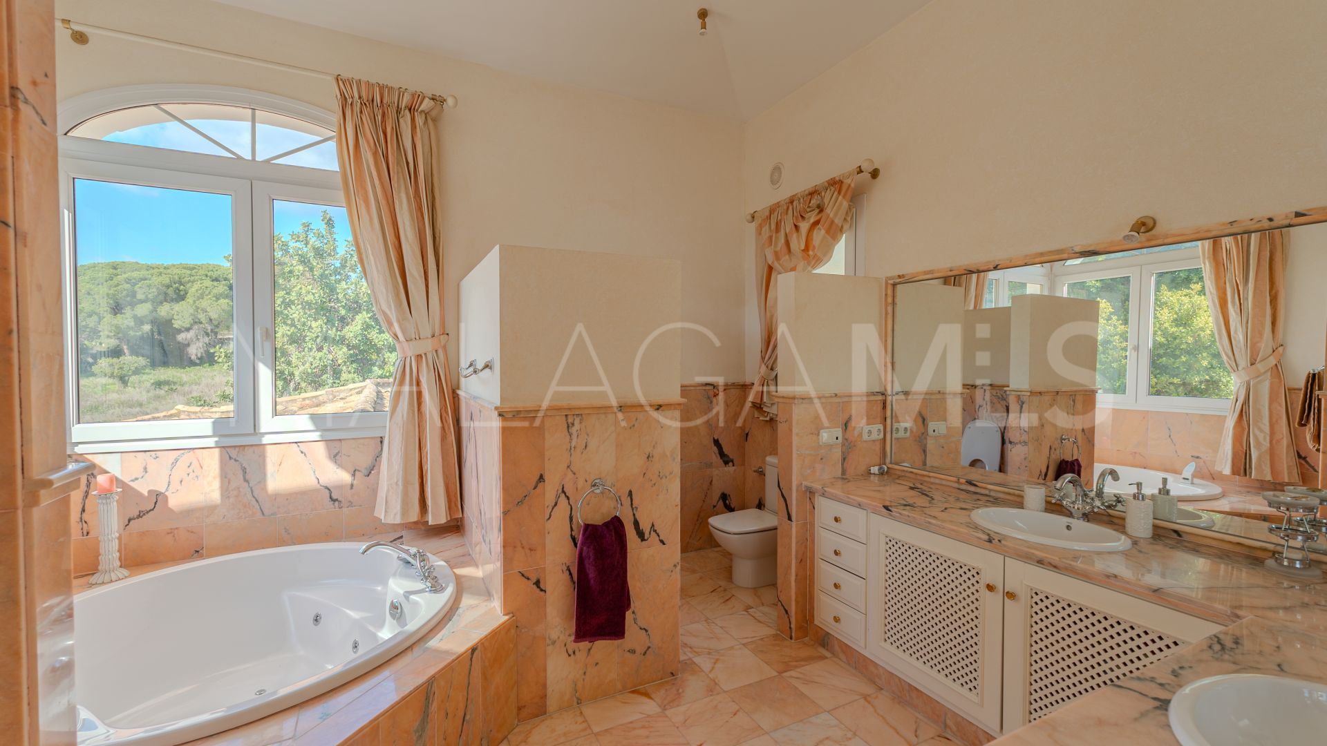 Villa for sale in La Quinta de Sierra Blanca