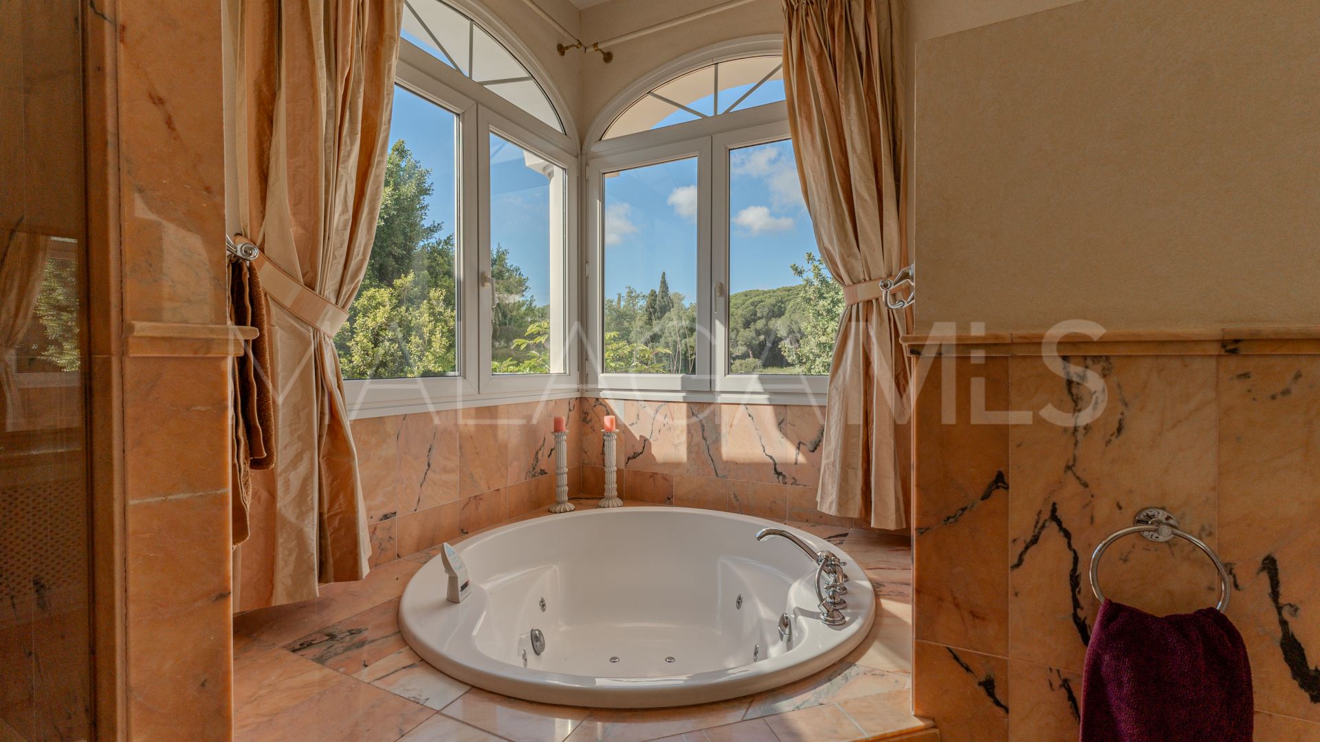 Villa for sale in La Quinta de Sierra Blanca