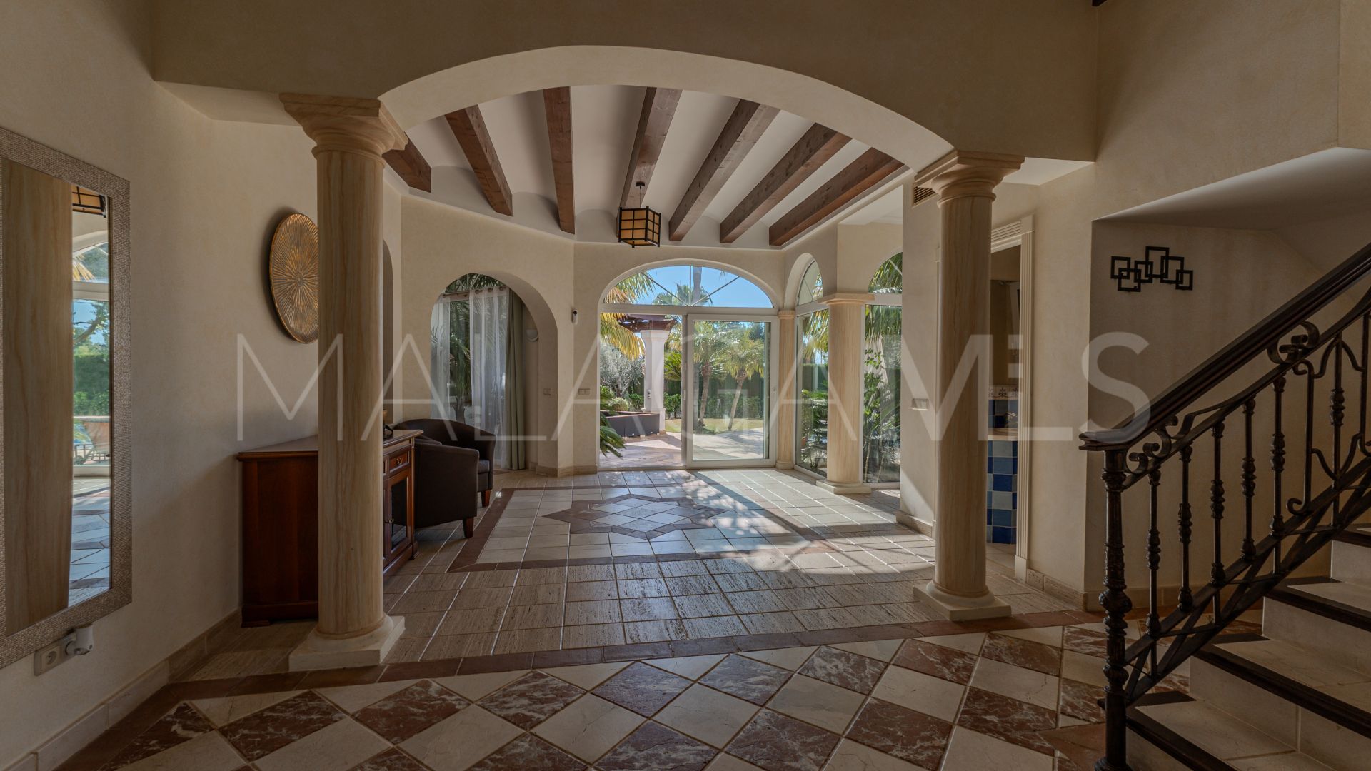 Villa for sale in La Quinta de Sierra Blanca