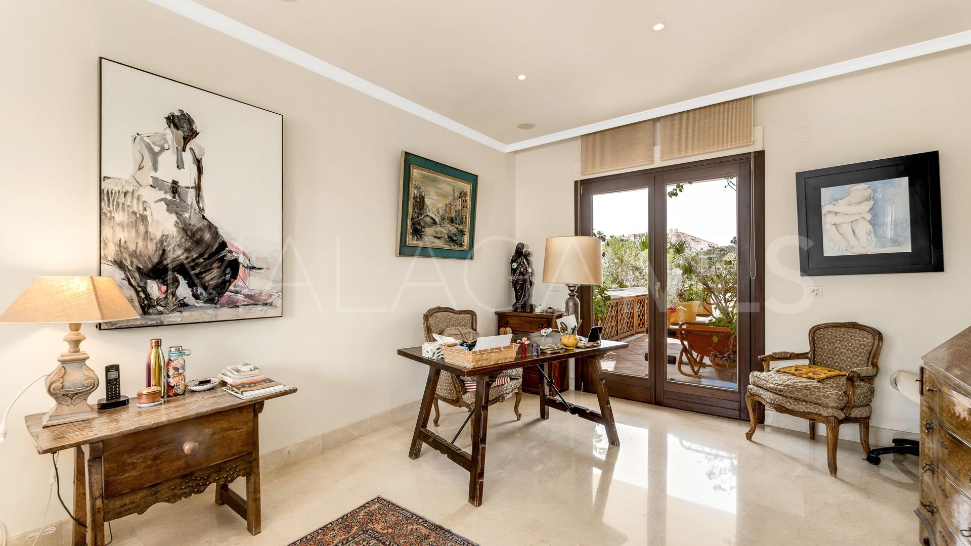 Duplex penthouse with 5 bedrooms for sale in Lomas del Rey