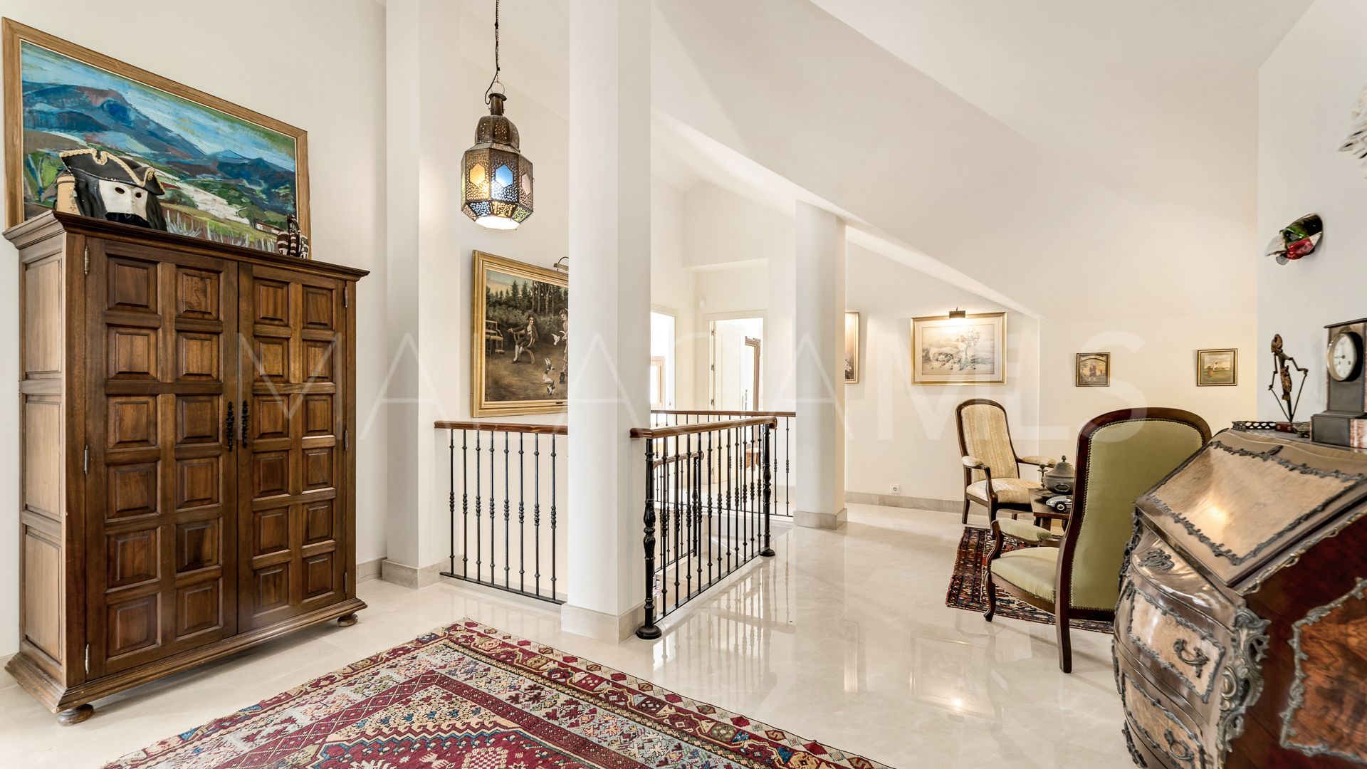 Duplex penthouse with 5 bedrooms for sale in Lomas del Rey