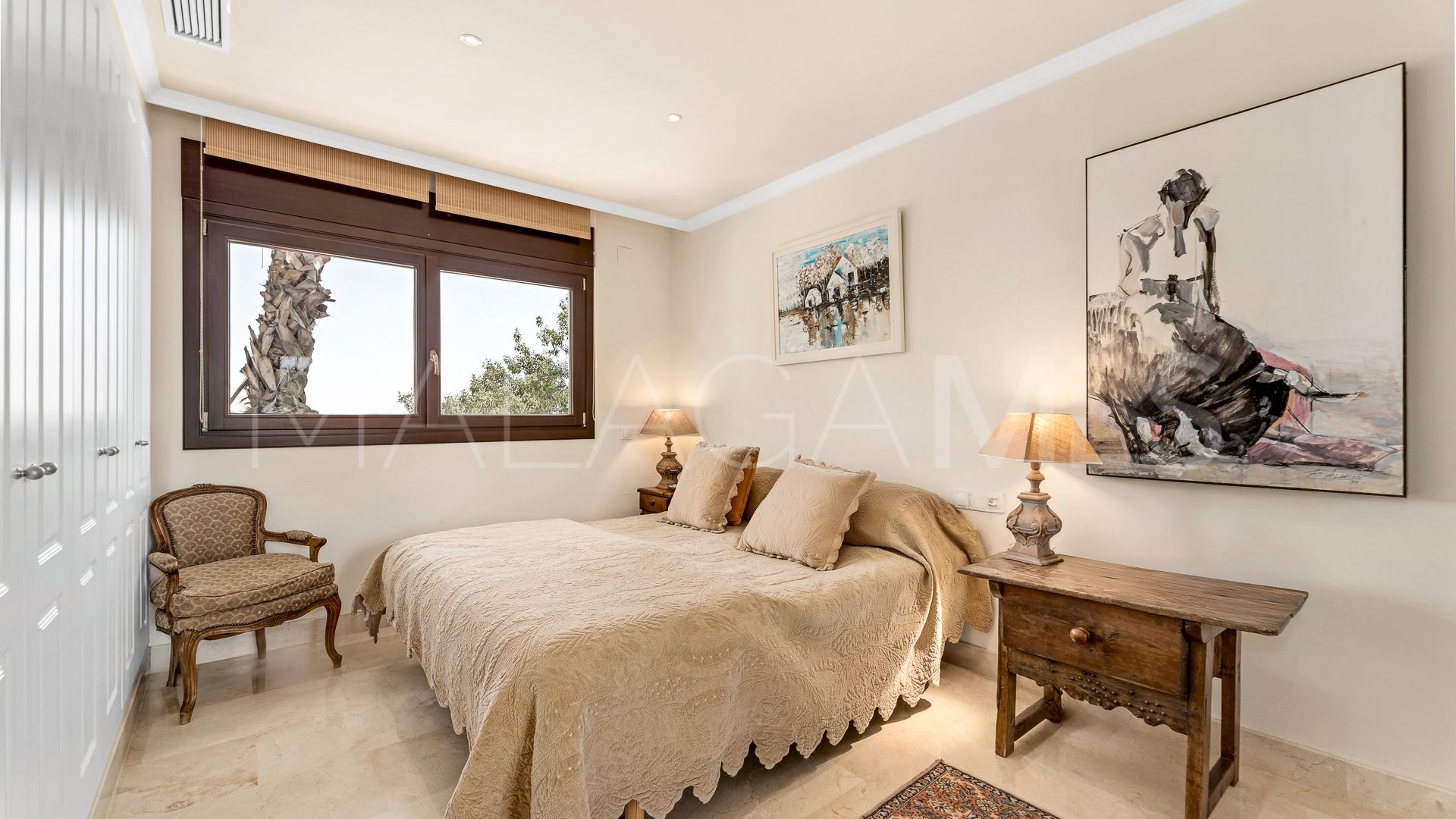 Duplex penthouse with 5 bedrooms for sale in Lomas del Rey