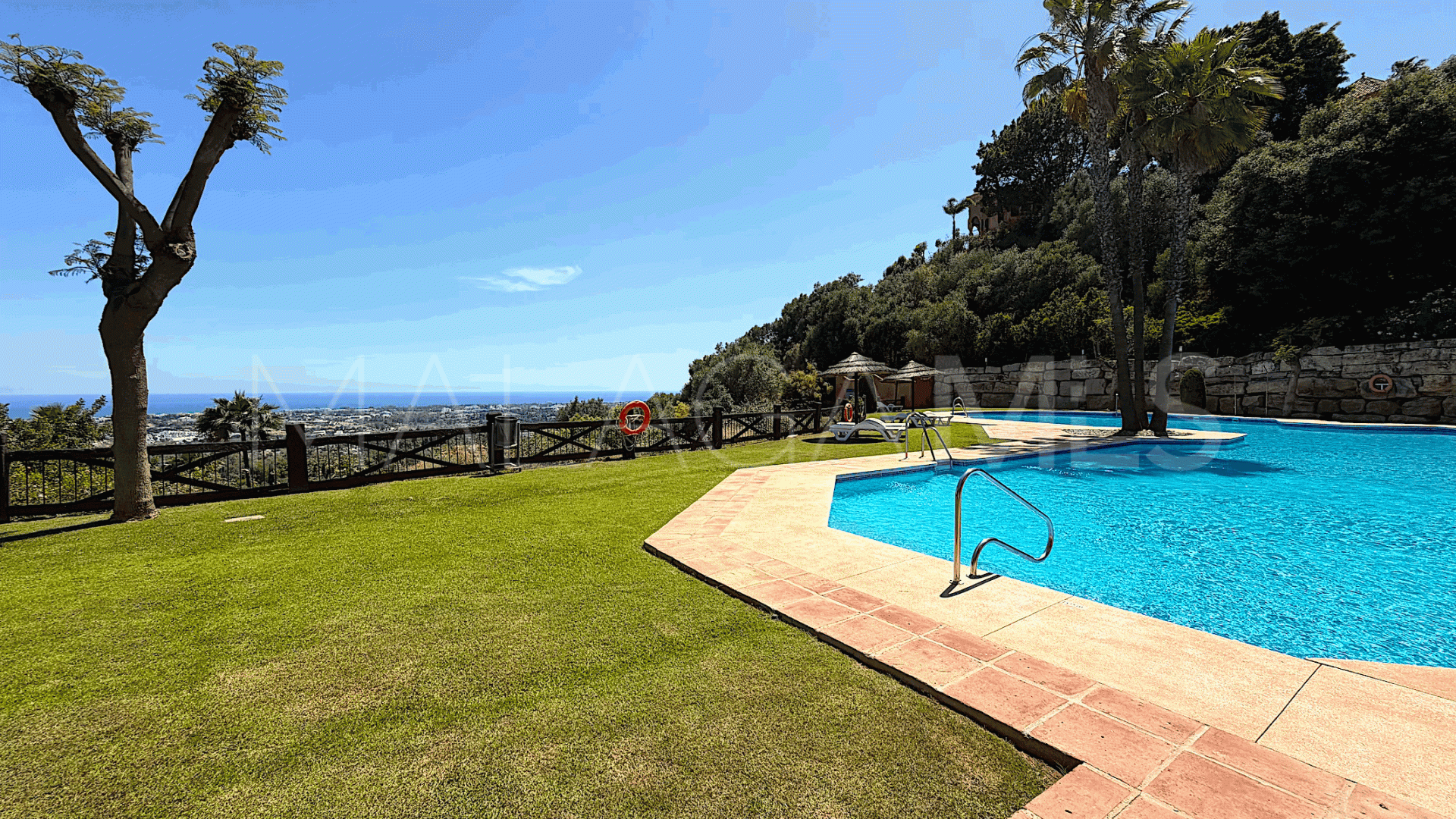 2 bedrooms ground floor apartment for sale in Monte Halcones