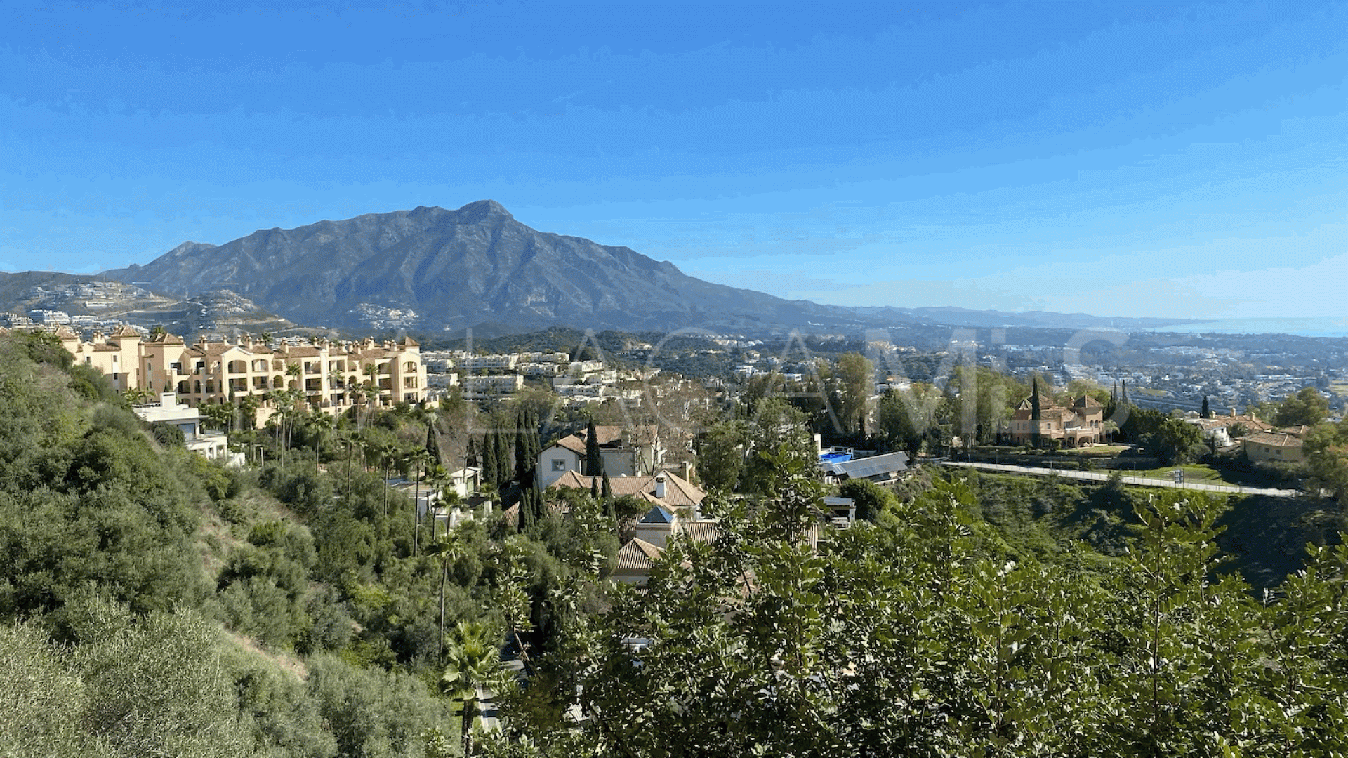 2 bedrooms ground floor apartment for sale in Monte Halcones