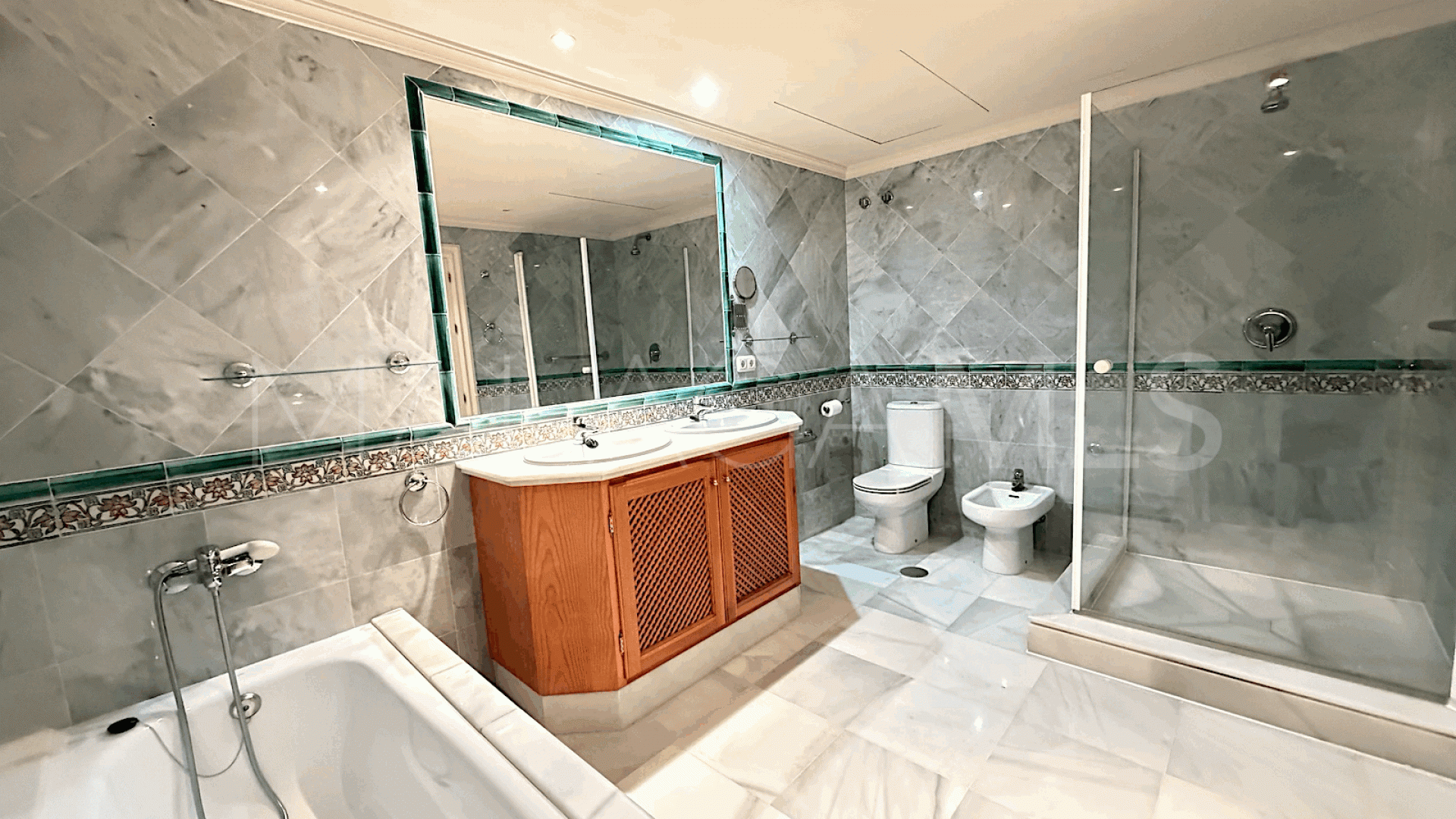 2 bedrooms ground floor apartment for sale in Monte Halcones
