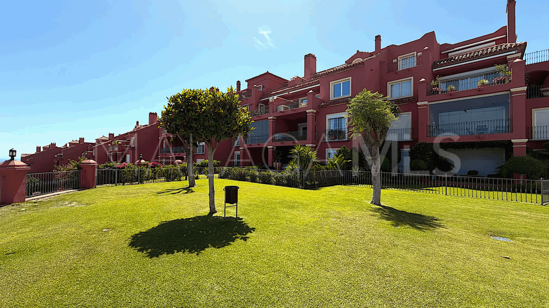 2 bedrooms ground floor apartment for sale in Monte Halcones