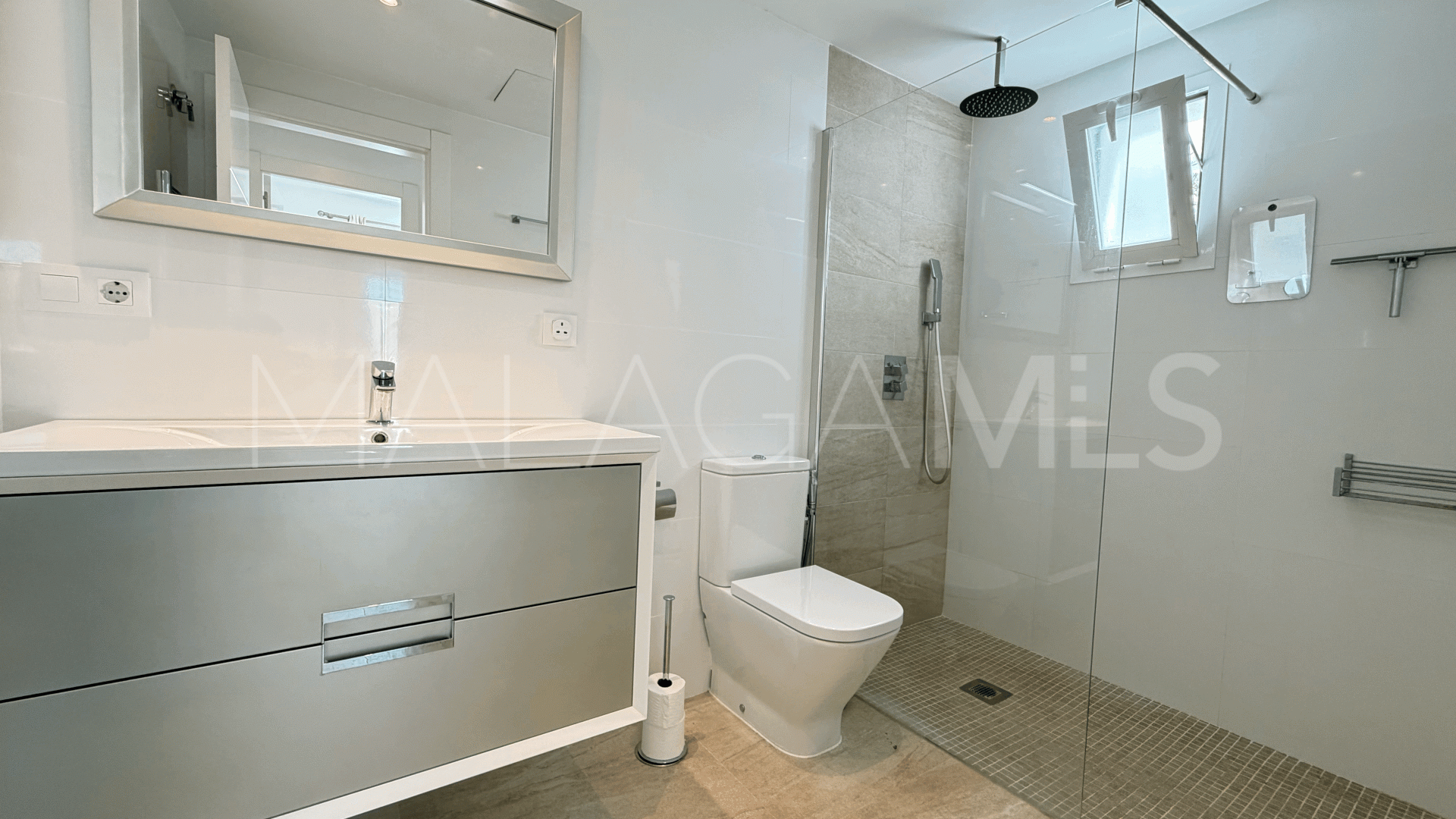 4 bedrooms semi detached house in Aloha for sale