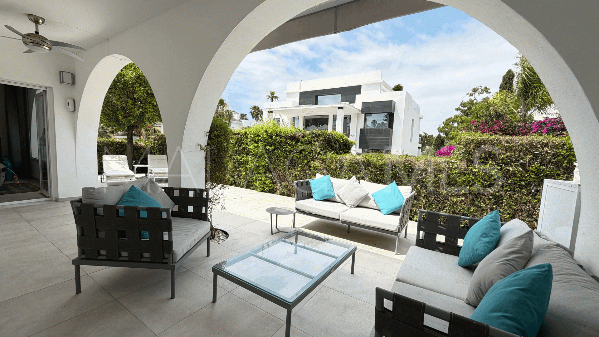4 bedrooms semi detached house in Aloha for sale