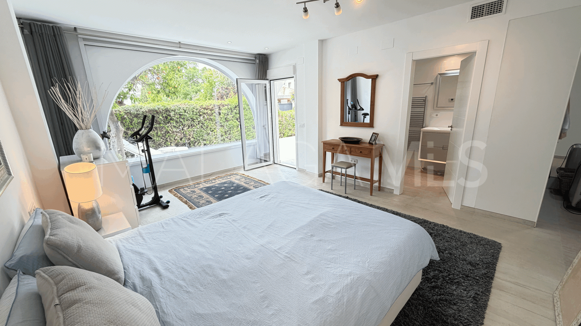 4 bedrooms semi detached house in Aloha for sale