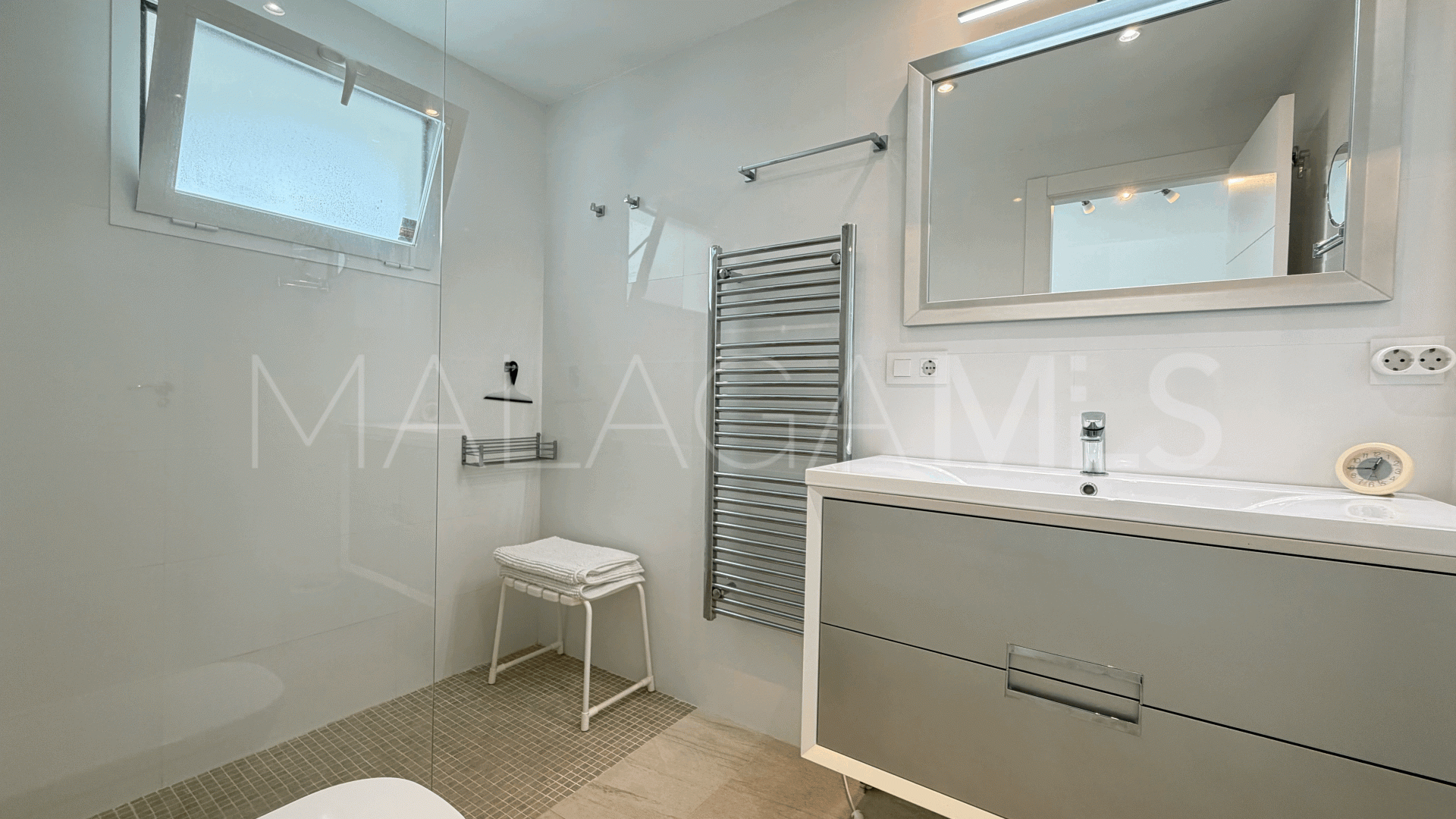 4 bedrooms semi detached house in Aloha for sale