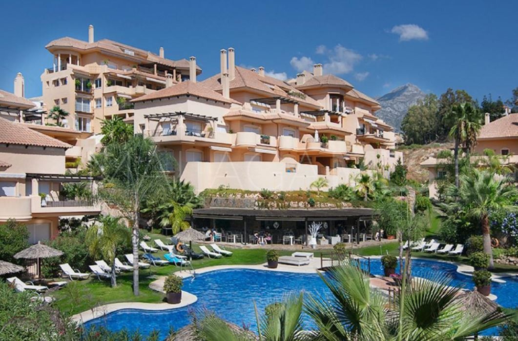 Buy apartamento in Nueva Andalucia with 2 bedrooms