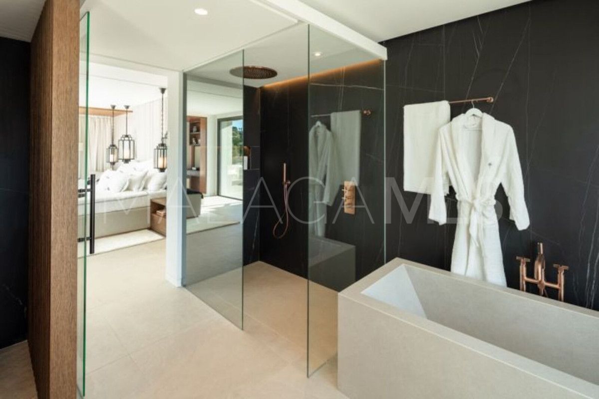 Villa for sale in Marbella City