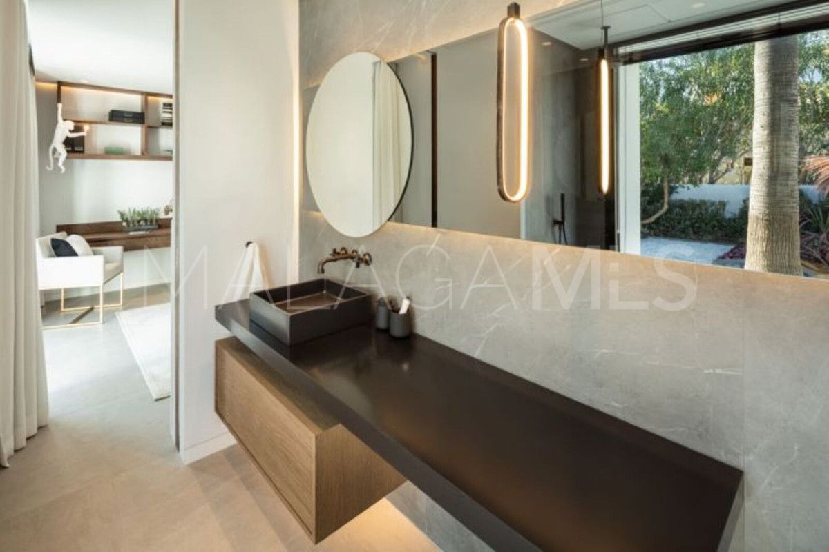 Villa for sale in Marbella City