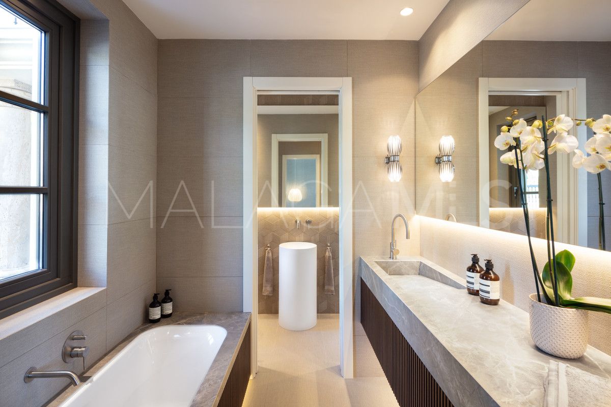 Se vende villa in Marbella Ciudad with 5 bedrooms