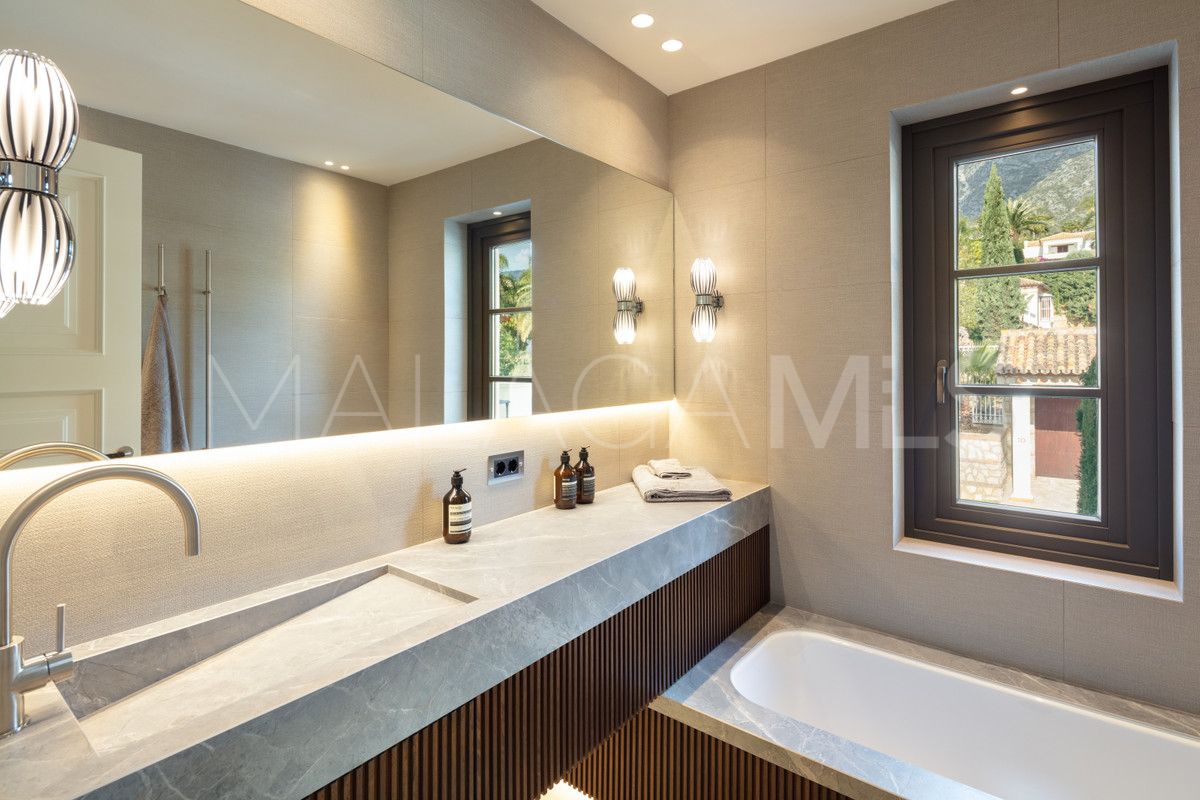 Se vende villa in Marbella Ciudad with 5 bedrooms