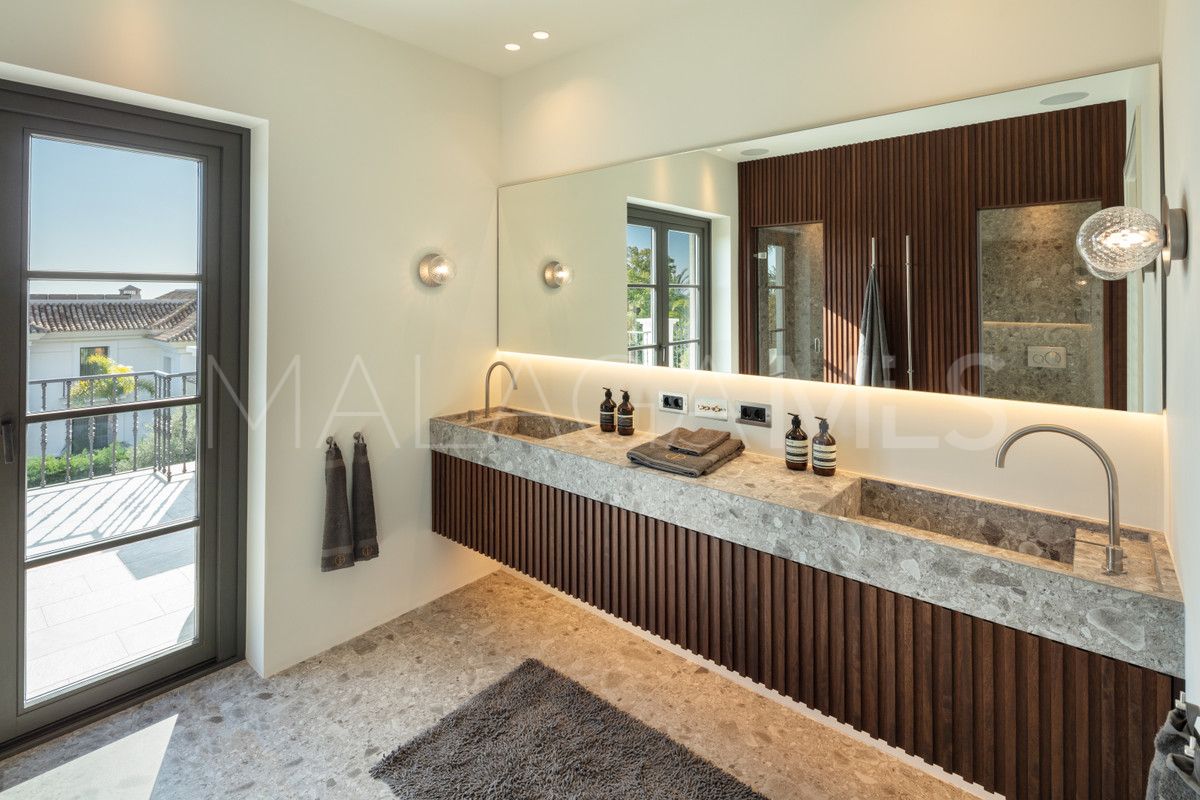 Se vende villa in Marbella Ciudad with 5 bedrooms