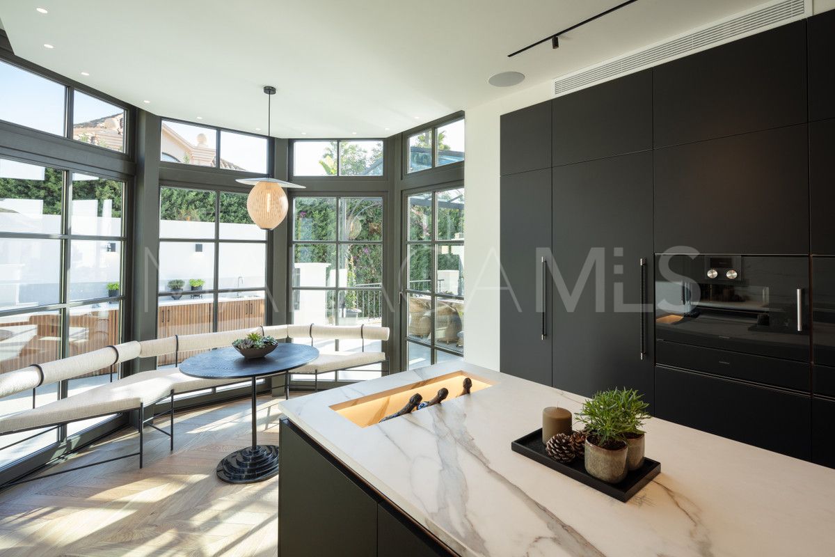 Se vende villa in Marbella Ciudad with 5 bedrooms