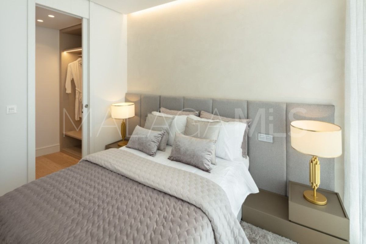 5 bedrooms villa for sale in Nueva Andalucia