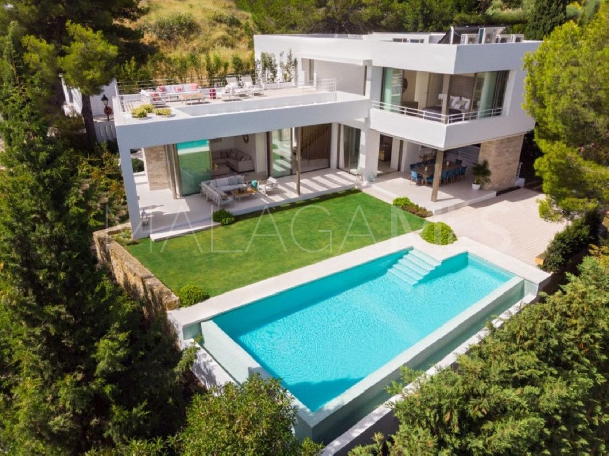 5 bedrooms villa for sale in Nueva Andalucia