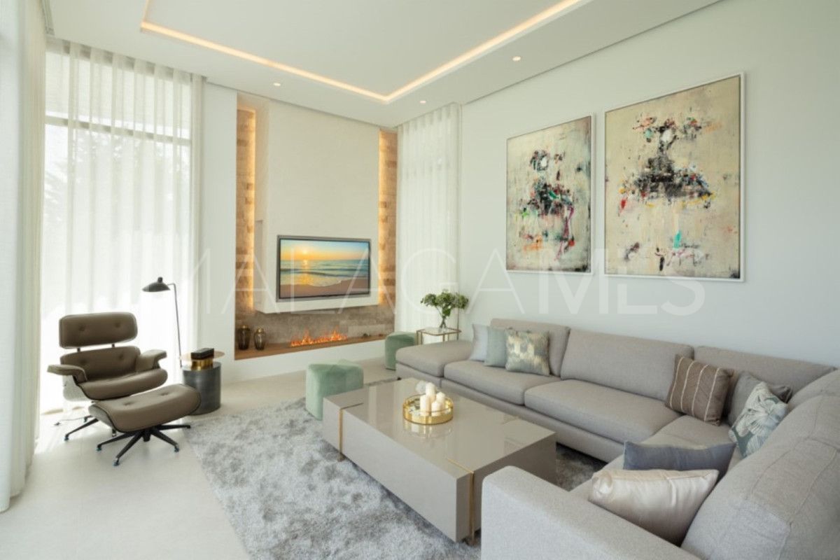 5 bedrooms villa for sale in Nueva Andalucia