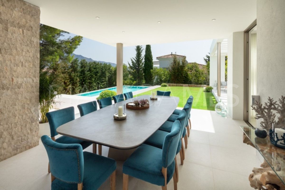 5 bedrooms villa for sale in Nueva Andalucia