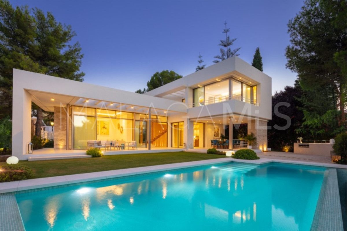 5 bedrooms villa for sale in Nueva Andalucia