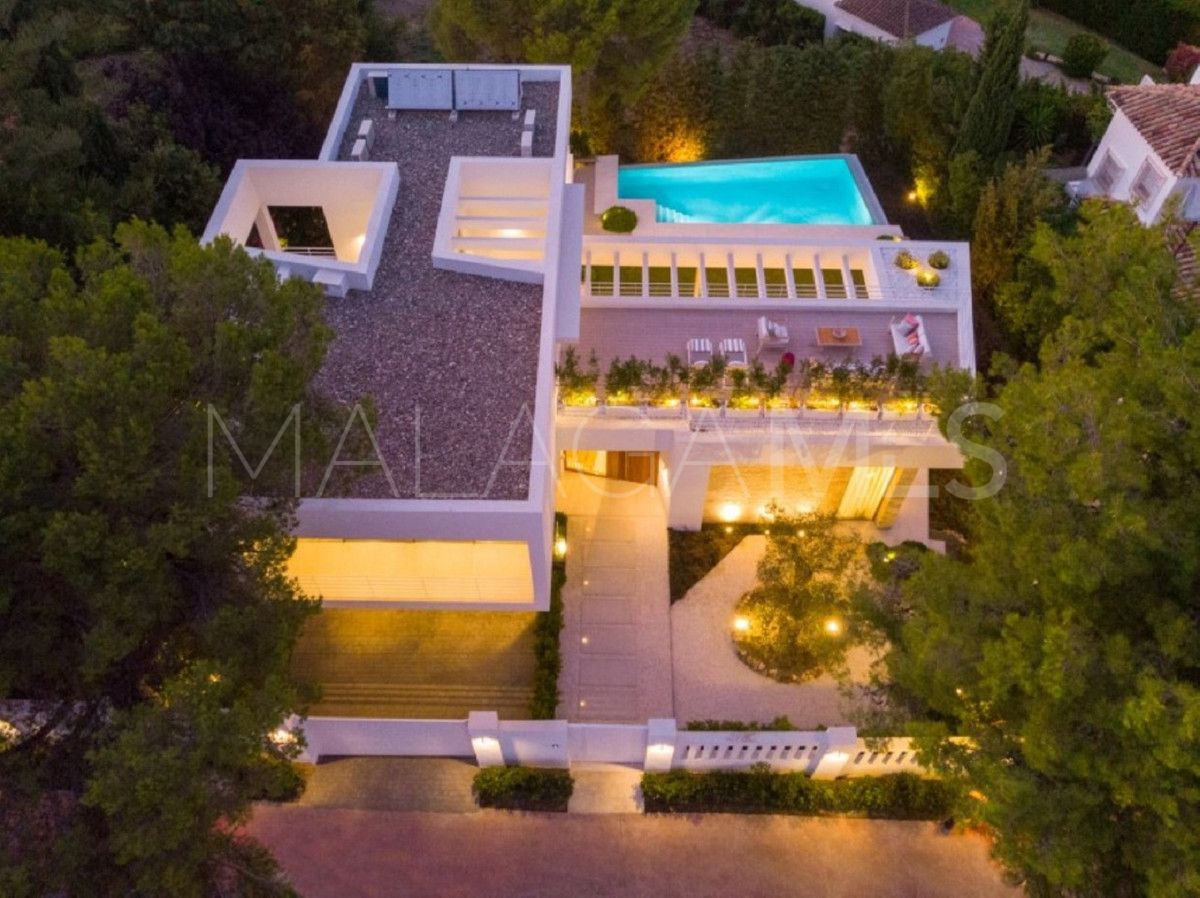 5 bedrooms villa for sale in Nueva Andalucia