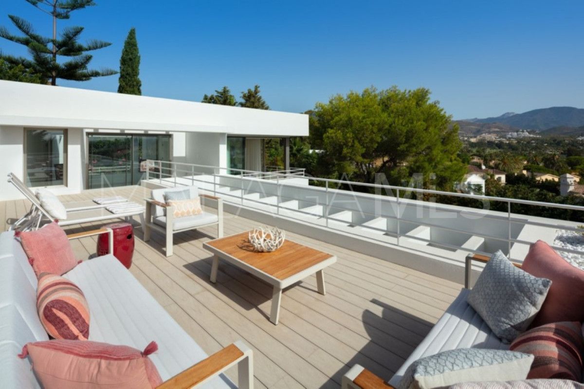 5 bedrooms villa for sale in Nueva Andalucia