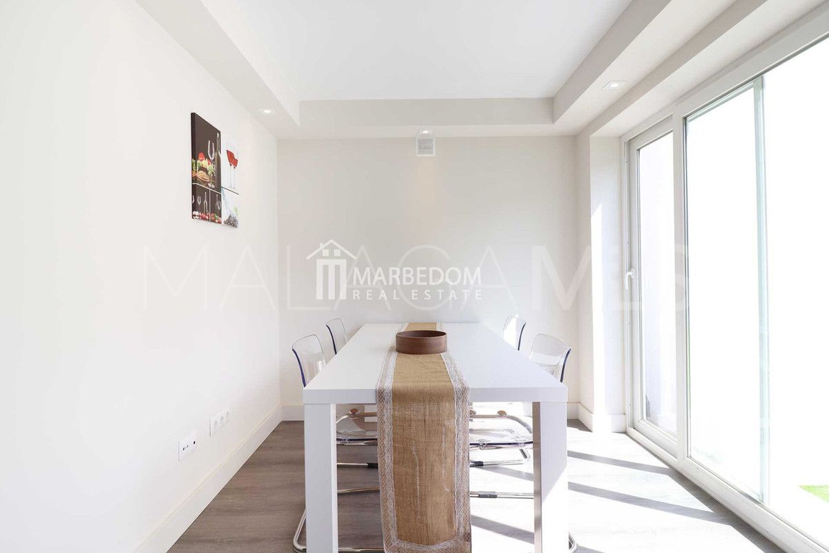 Villa for sale in Nueva Andalucia with 5 bedrooms