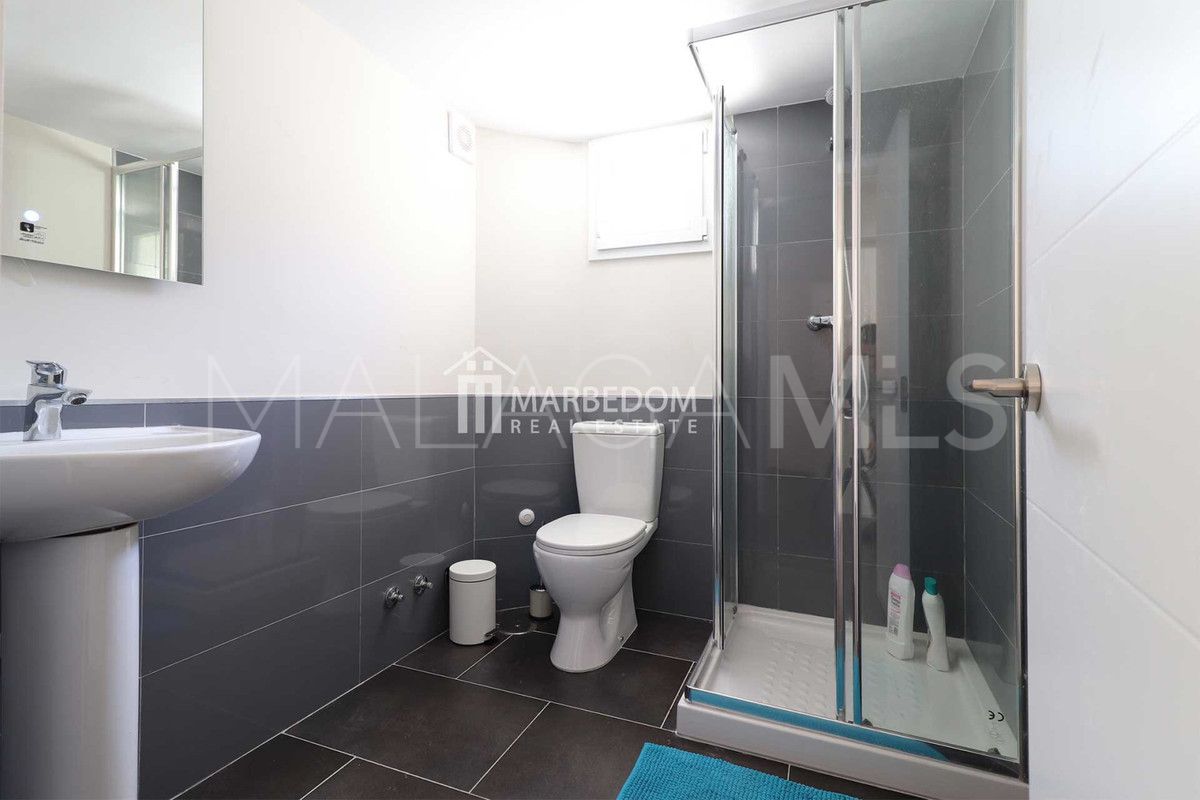 Villa for sale in Nueva Andalucia with 5 bedrooms