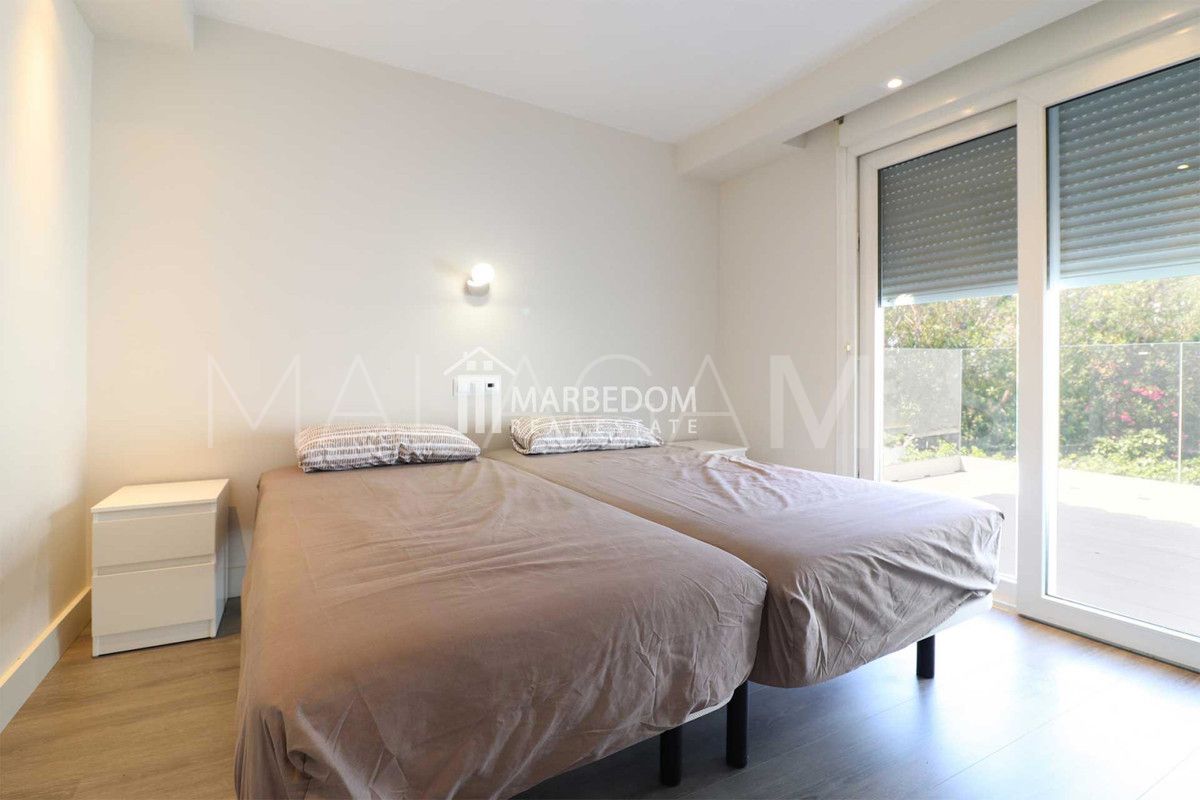 Villa for sale in Nueva Andalucia with 5 bedrooms