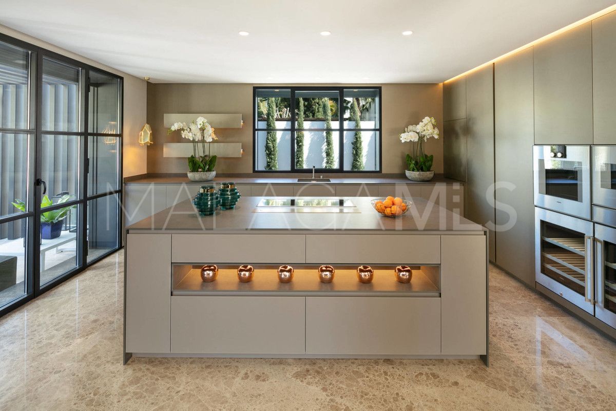 Villa for sale in Marbella City