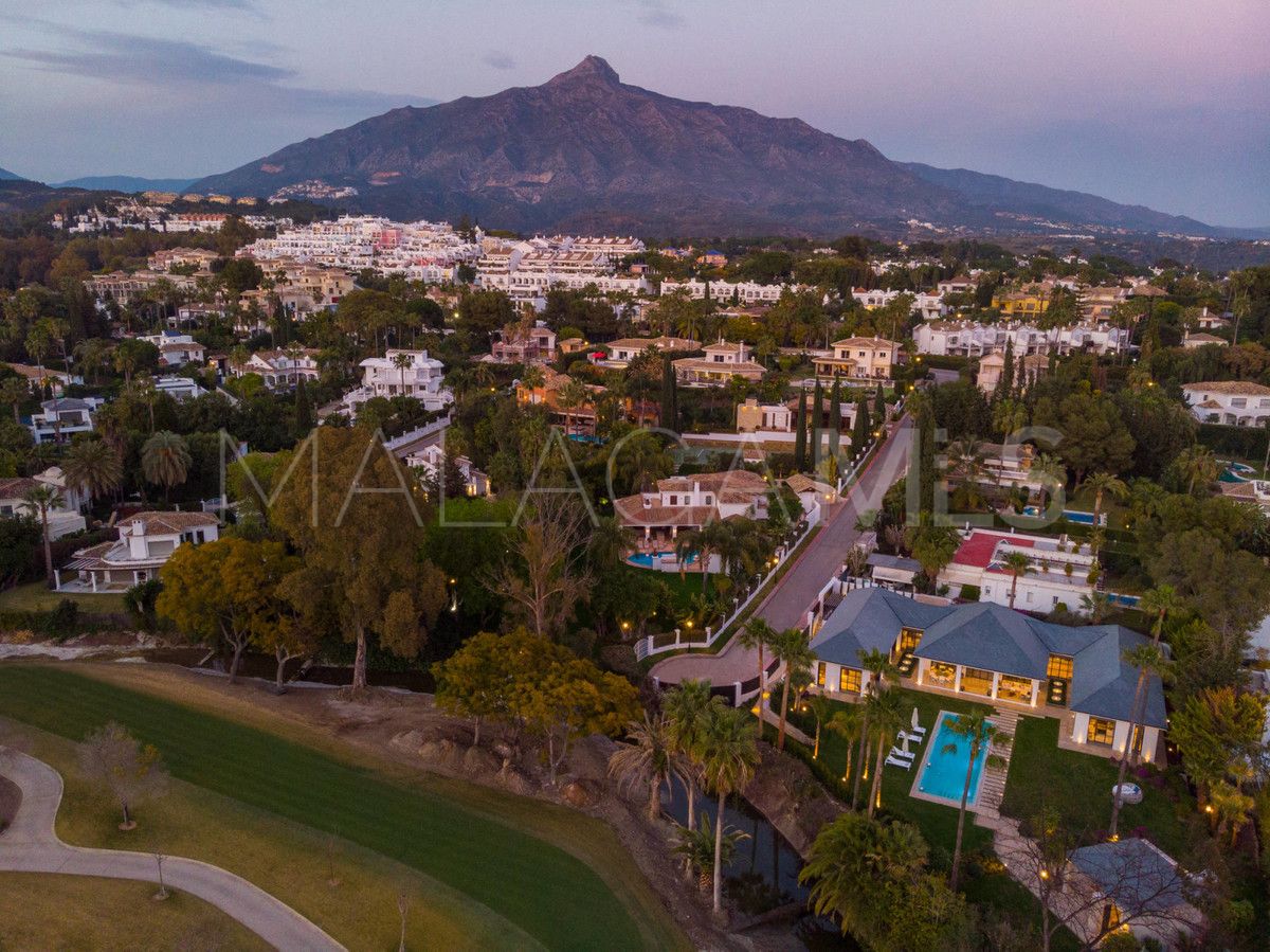 Villa for sale in Marbella City