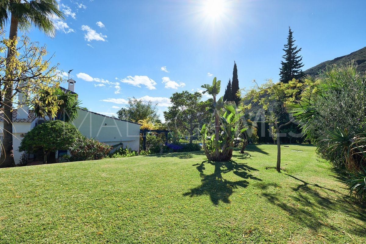 Finca for sale in Estepona