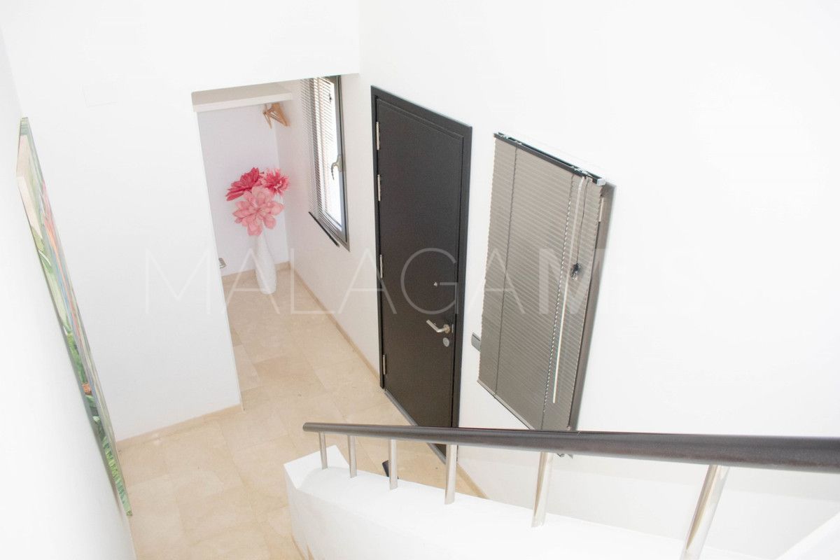 Villa for sale in Nueva Andalucia