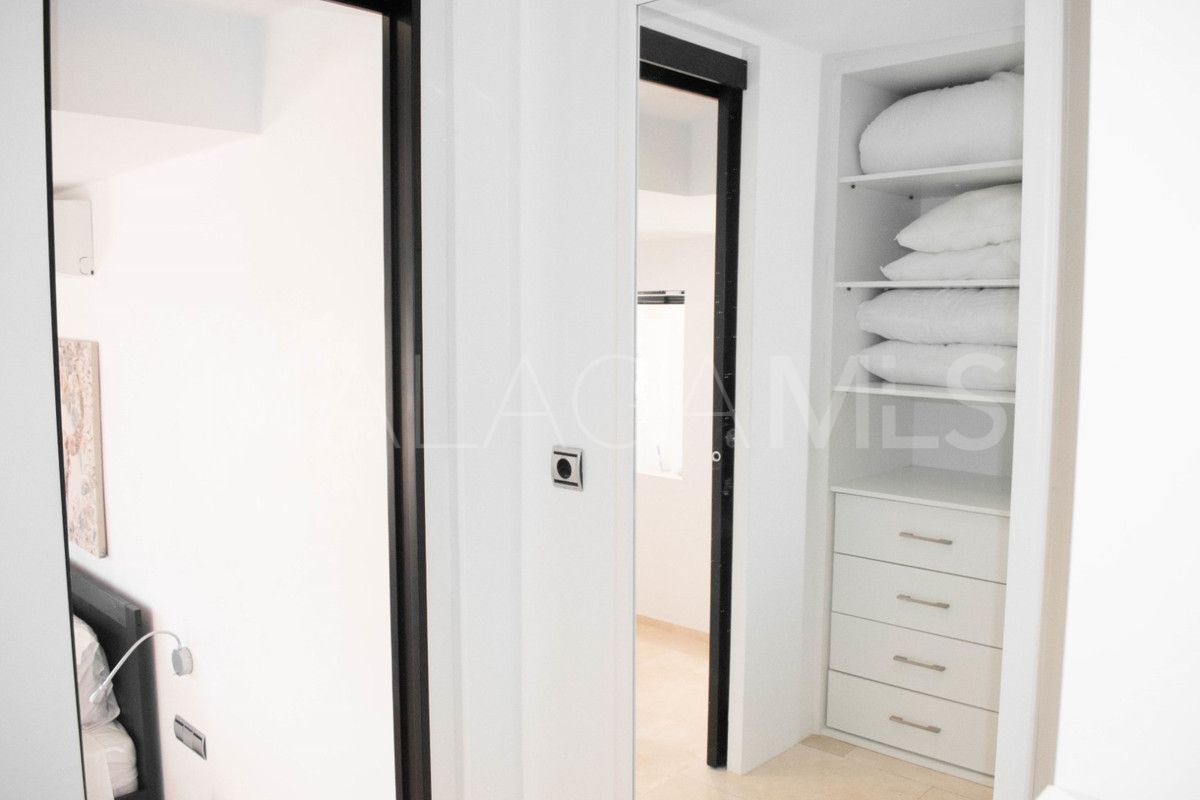 Villa for sale in Nueva Andalucia
