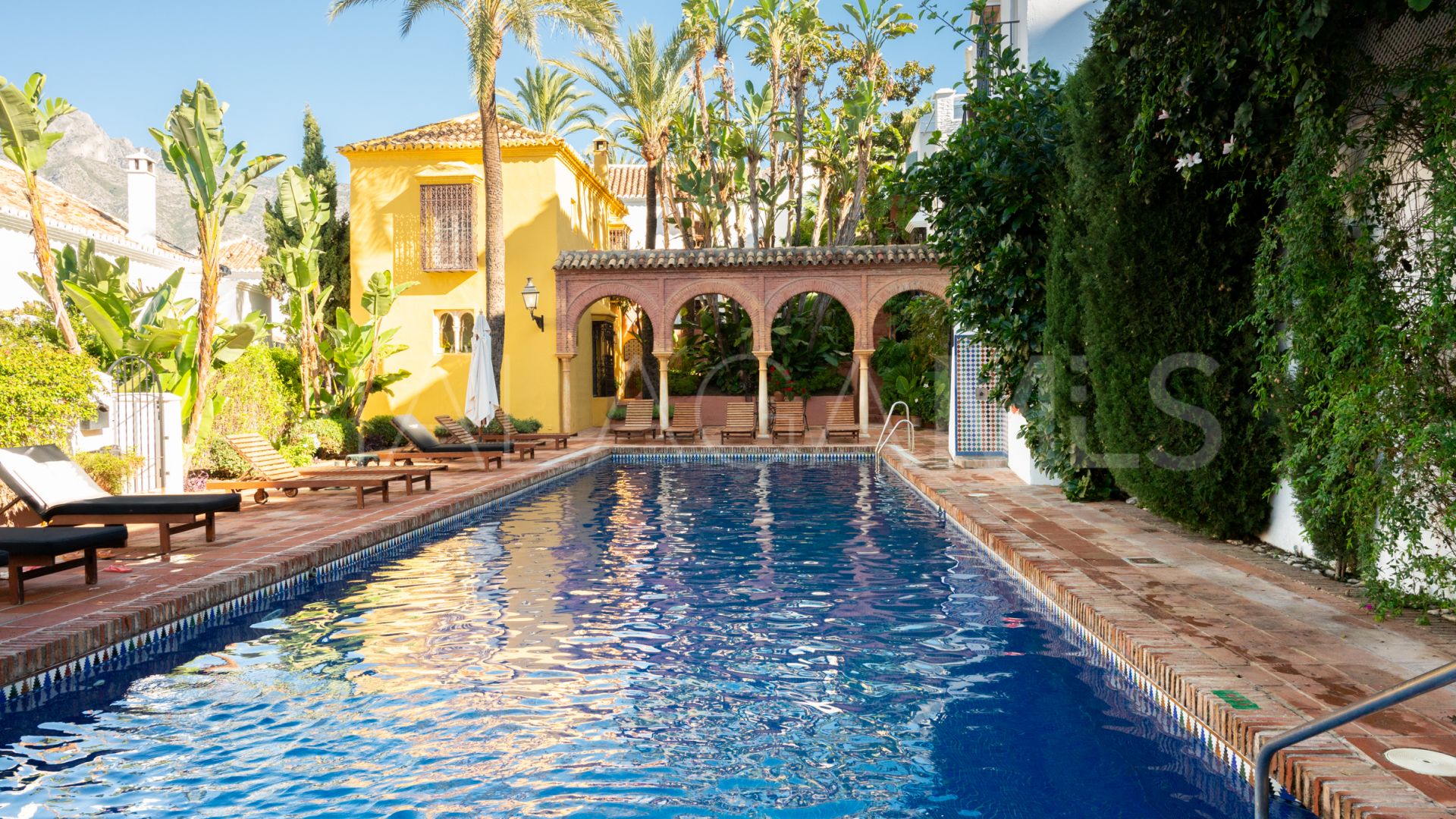 Buy adosado in Las Lomas del Marbella Club de 3 bedrooms