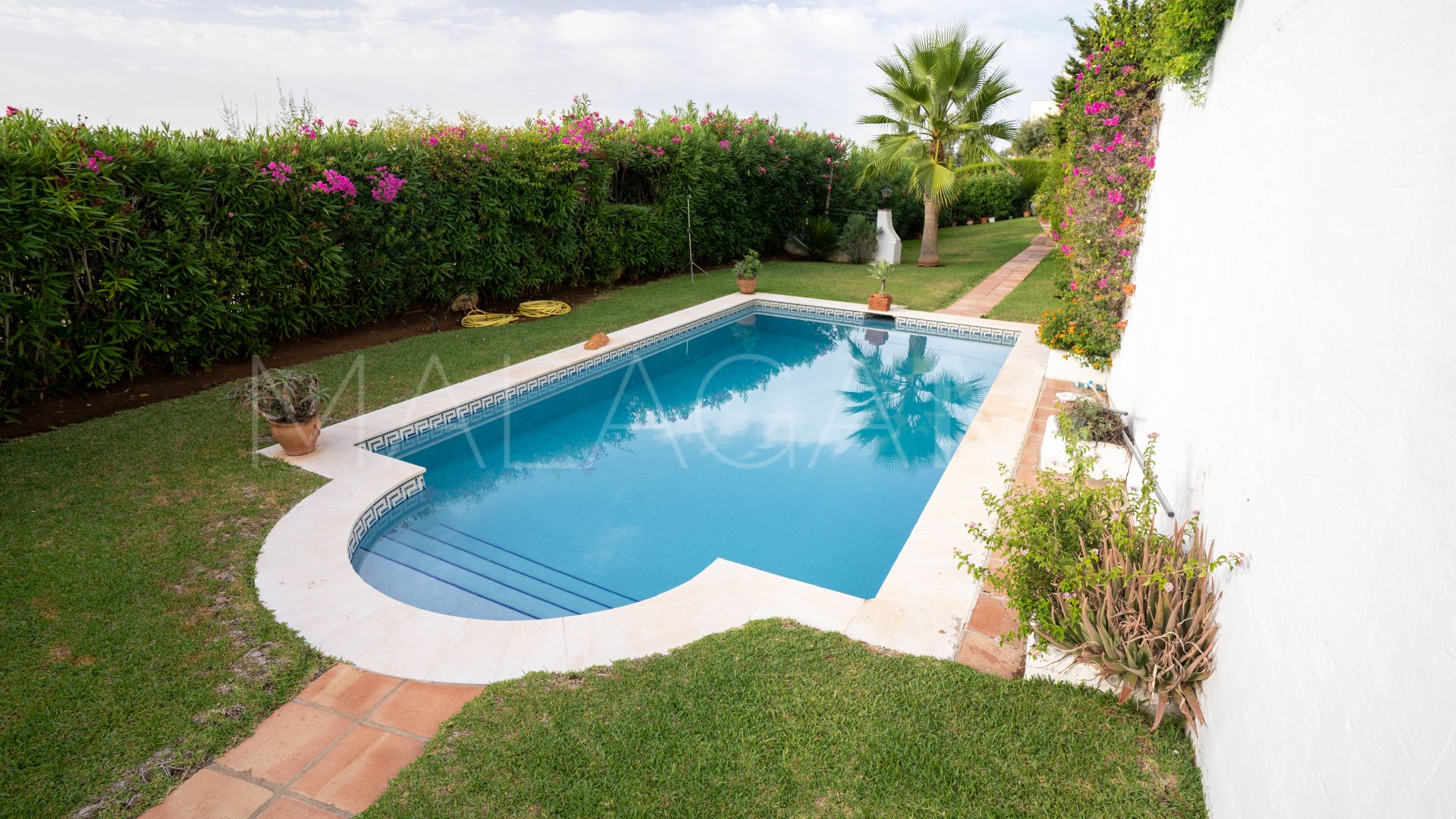 Villa for sale in El Paraiso