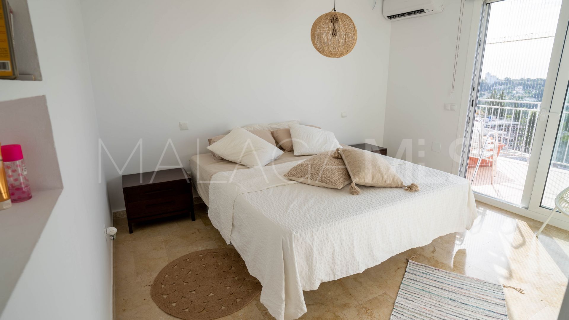 Villa for sale in El Paraiso