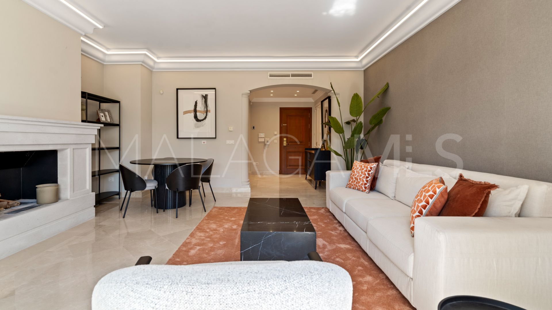Penthouse for sale in Las Alamandas with 2 bedrooms