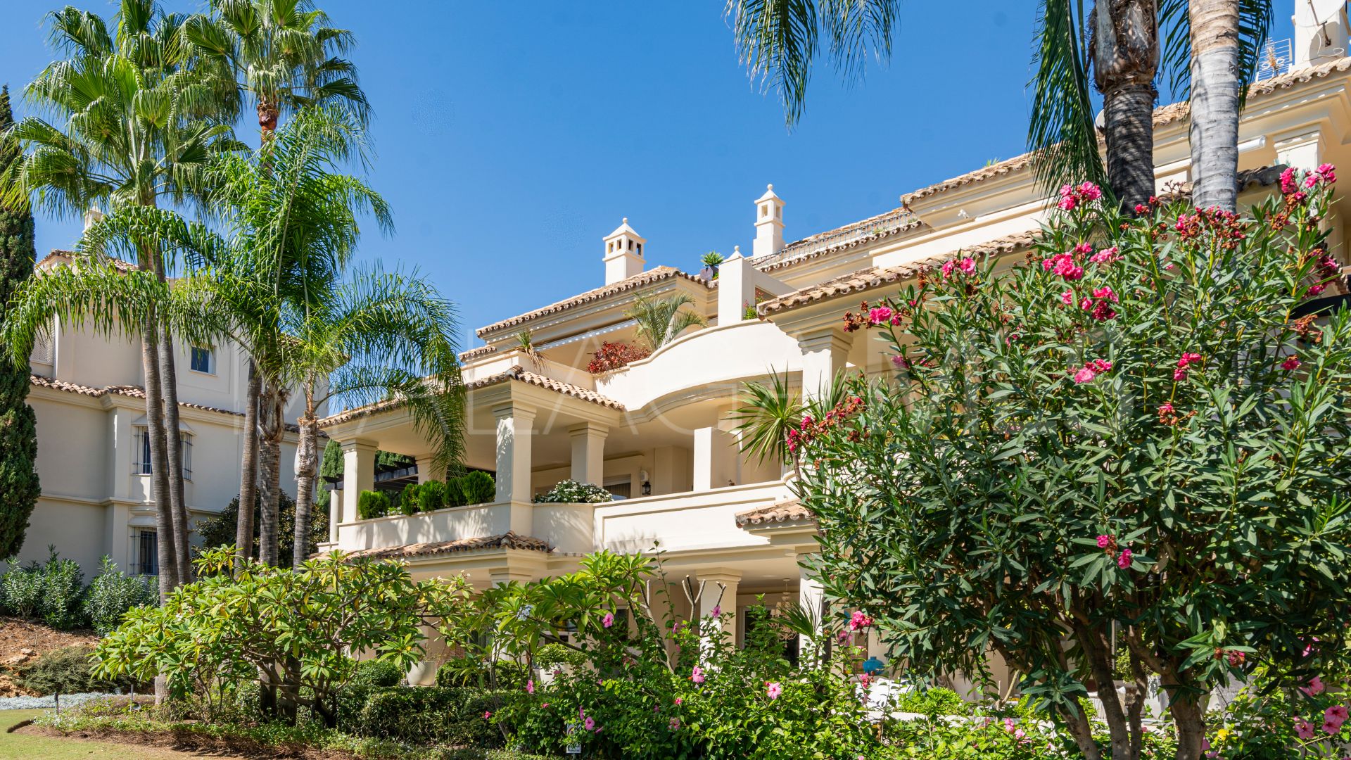 Penthouse for sale in Las Alamandas with 2 bedrooms