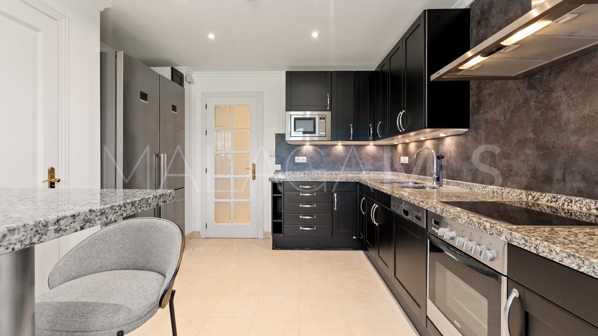 Penthouse for sale in Las Alamandas with 2 bedrooms