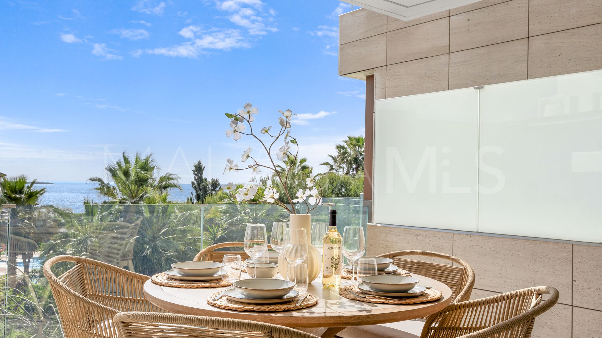 Lägenhet for sale in Bahía de Estepona