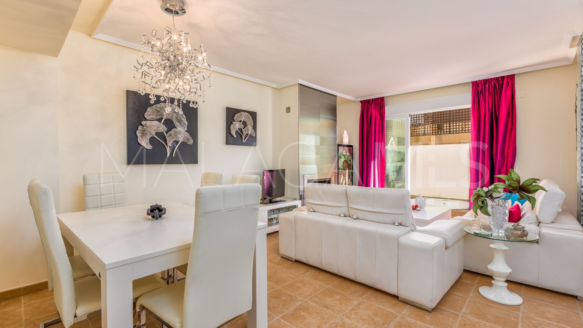 Parhus for sale in El Chaparral