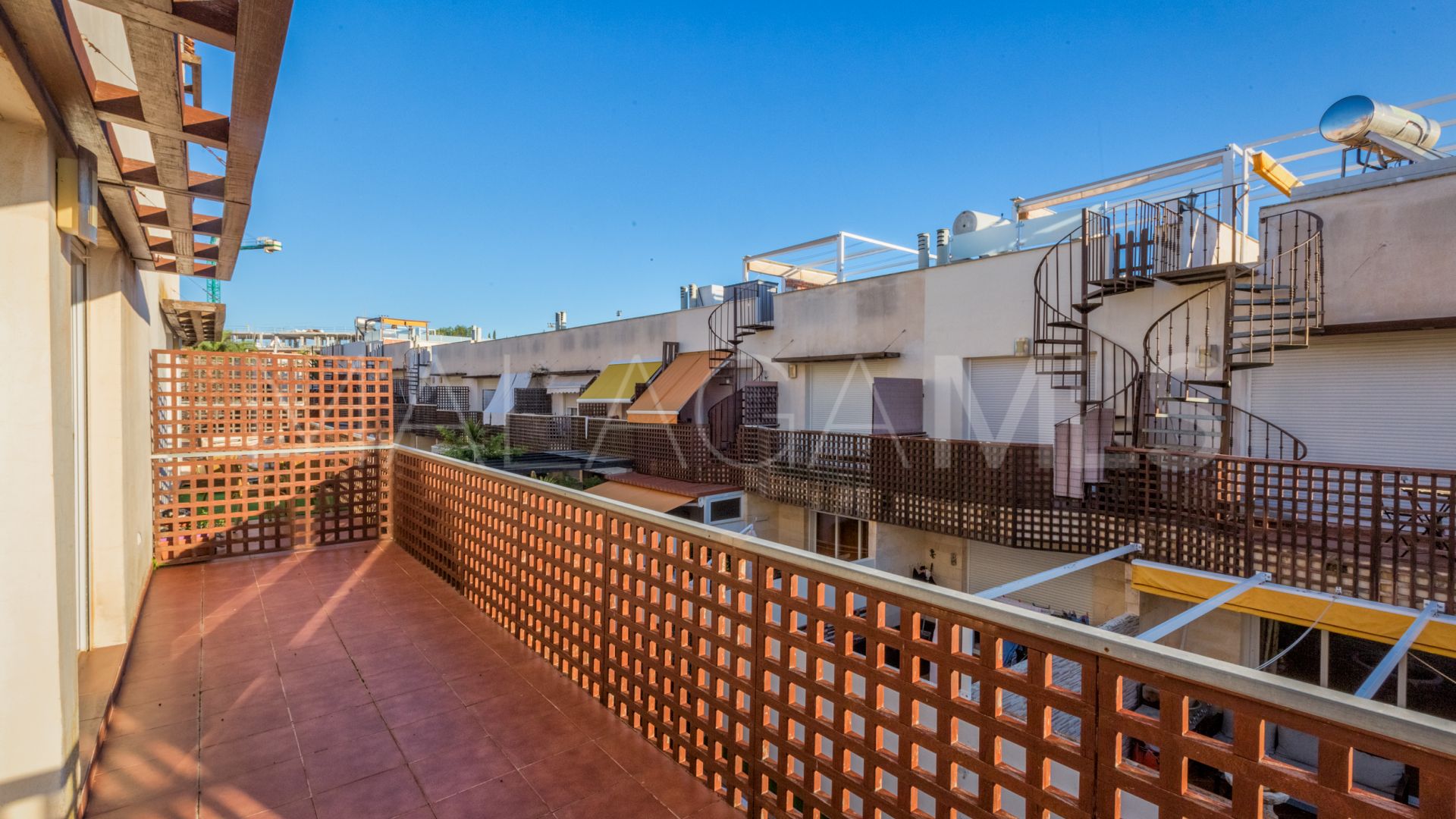Parhus for sale in El Chaparral
