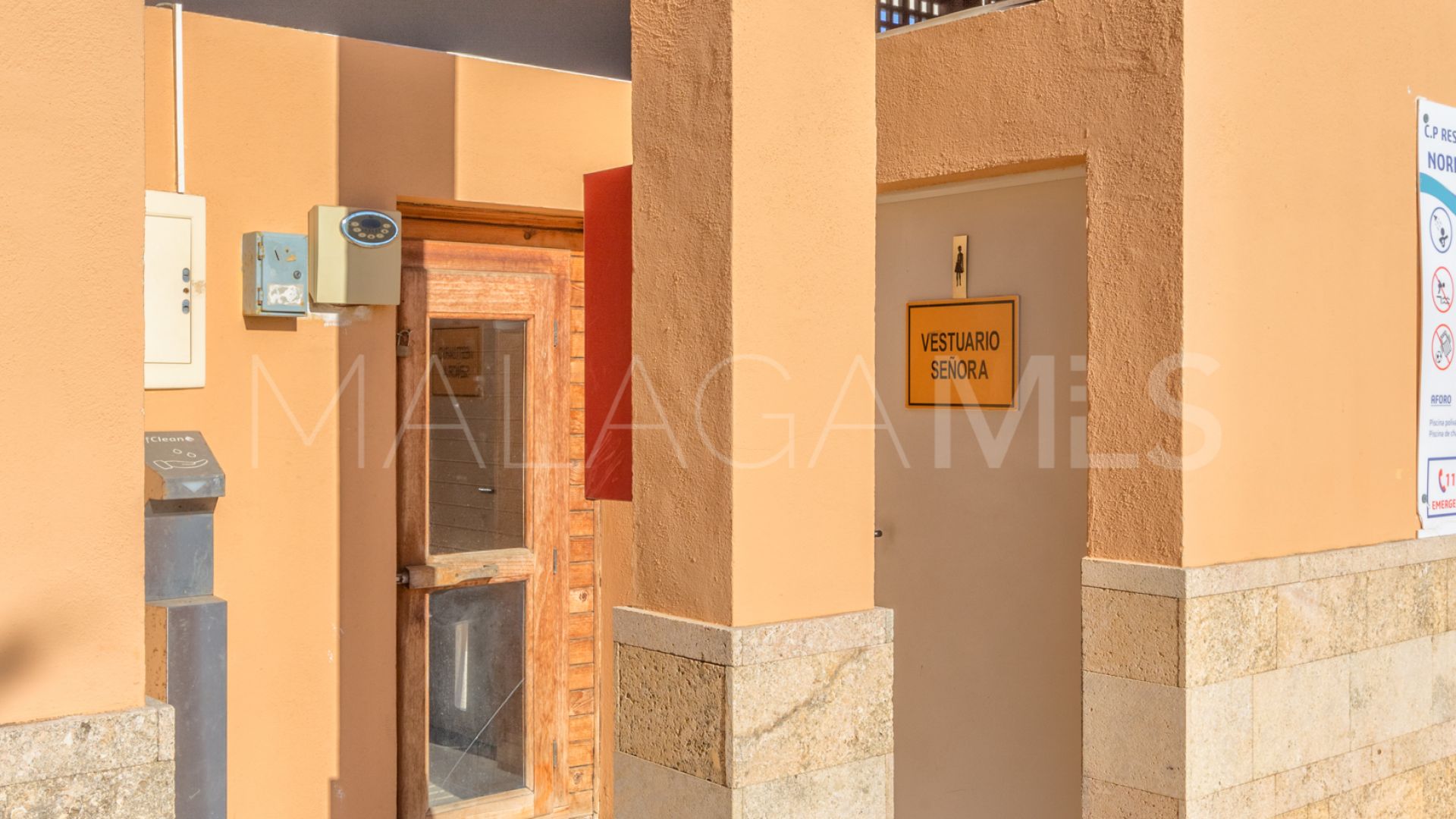 Parhus for sale in El Chaparral