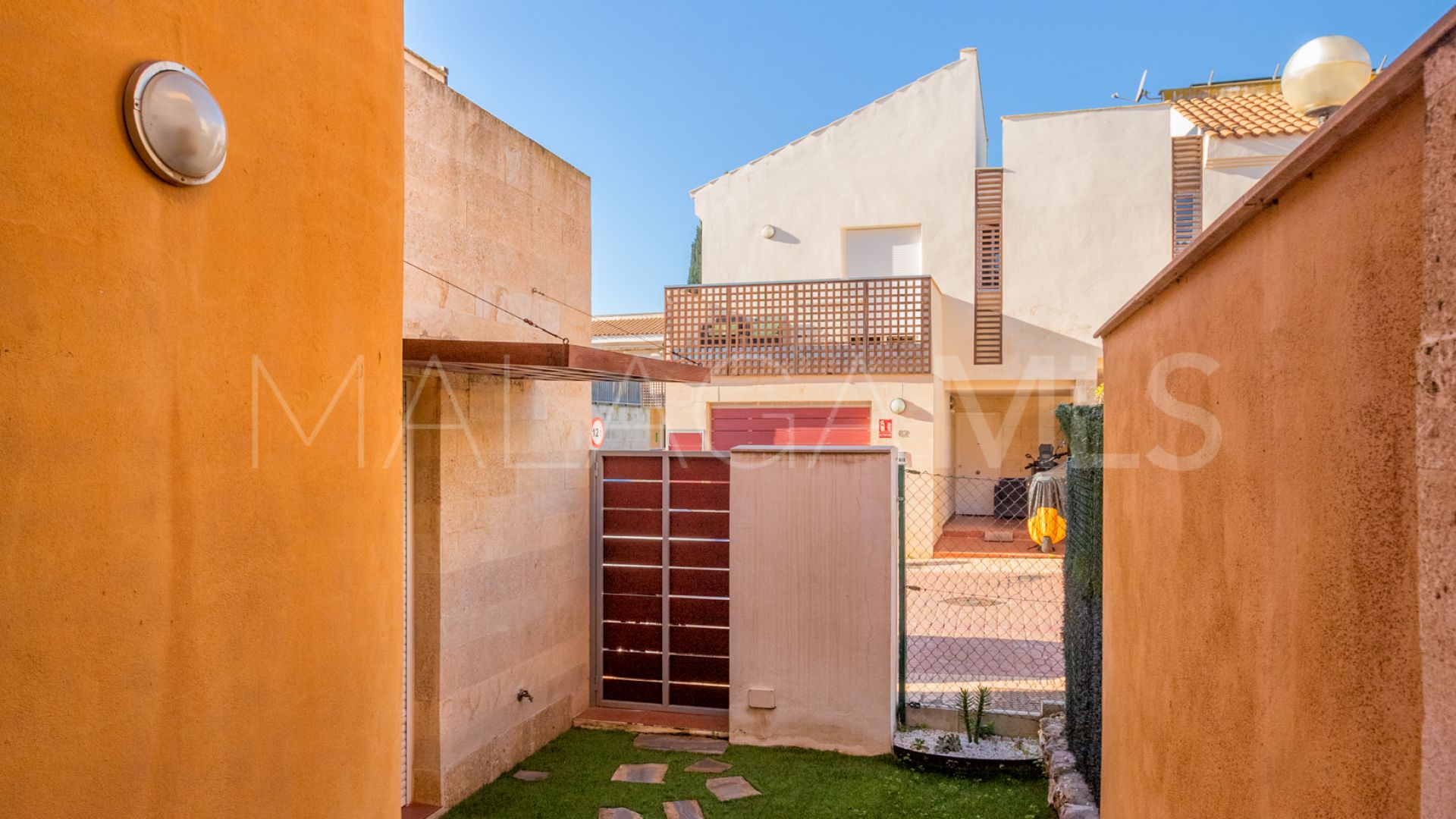 Parhus for sale in El Chaparral