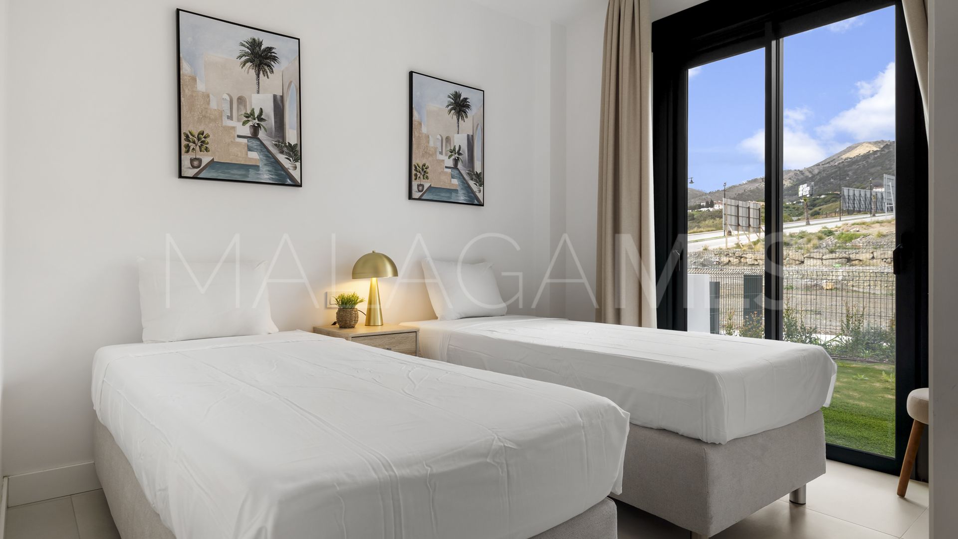 Apartamento planta baja for sale in El Higueron with 3 bedrooms