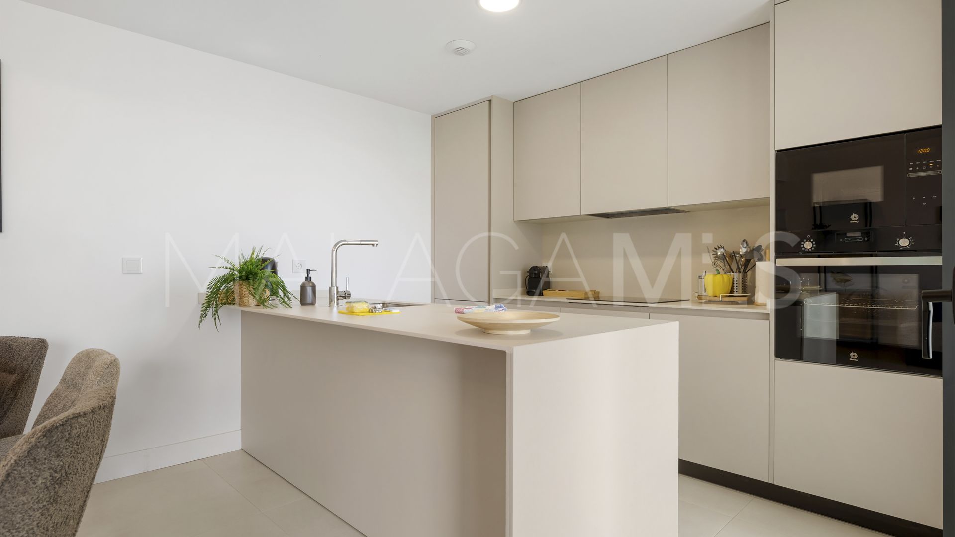 Apartamento planta baja for sale in El Higueron with 3 bedrooms